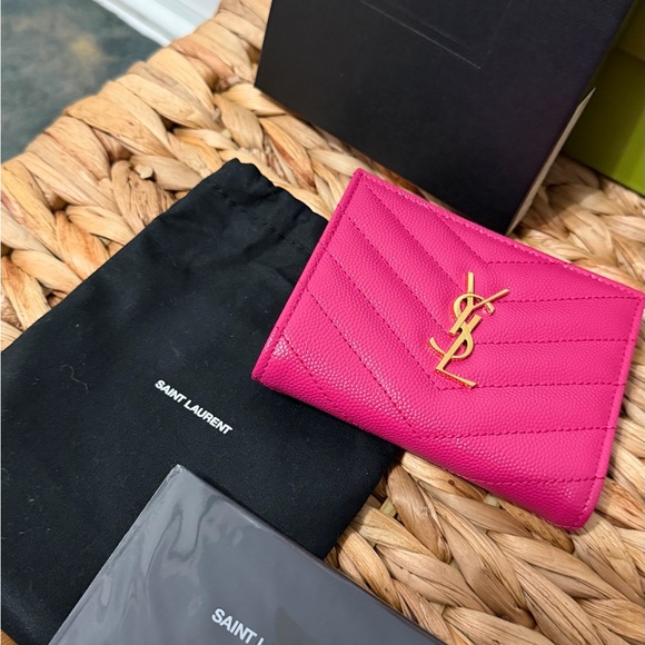 YSL Saint Laurent bi fold wallet in Fuscia Grain De Poudre - Picture 2 of 14